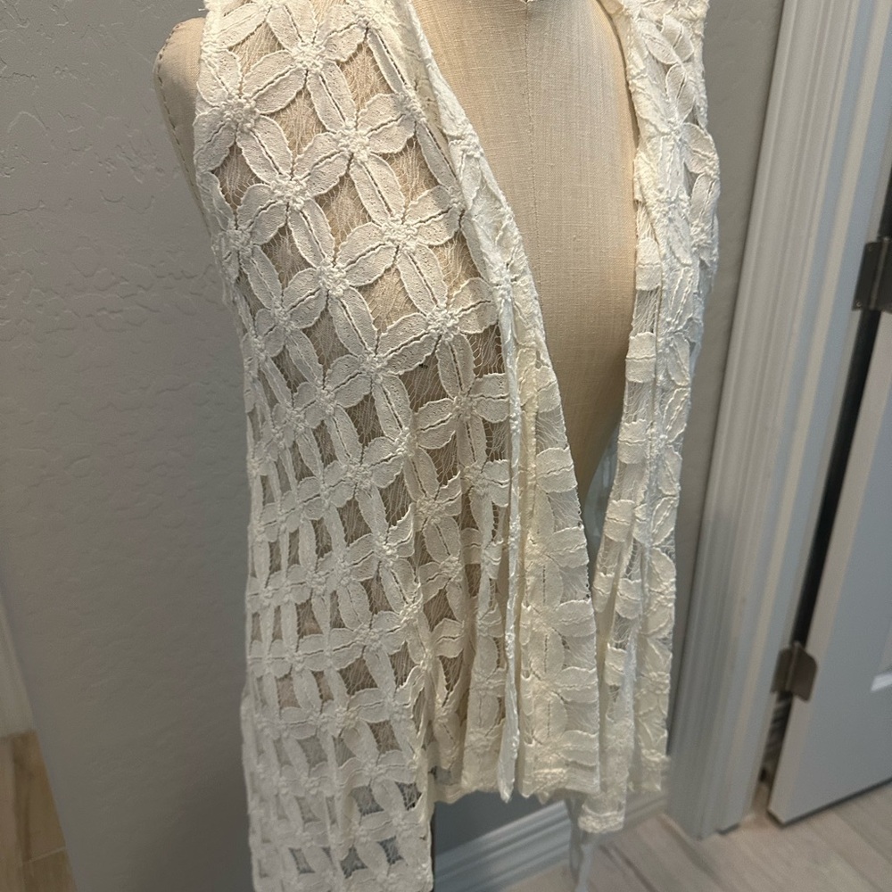 Elegant Cream Lace Vest
